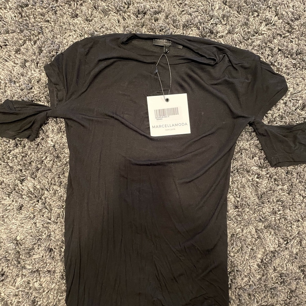 NEVER WORN Fancy, cut out sleeved dress shirt